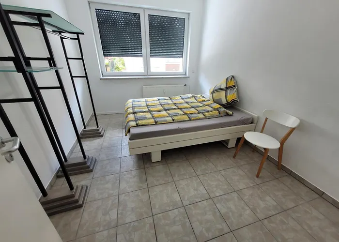 Gemuetliche 2,5 Zimmer Wohnung Ruhige Und Zentrale Lage, Free Parking