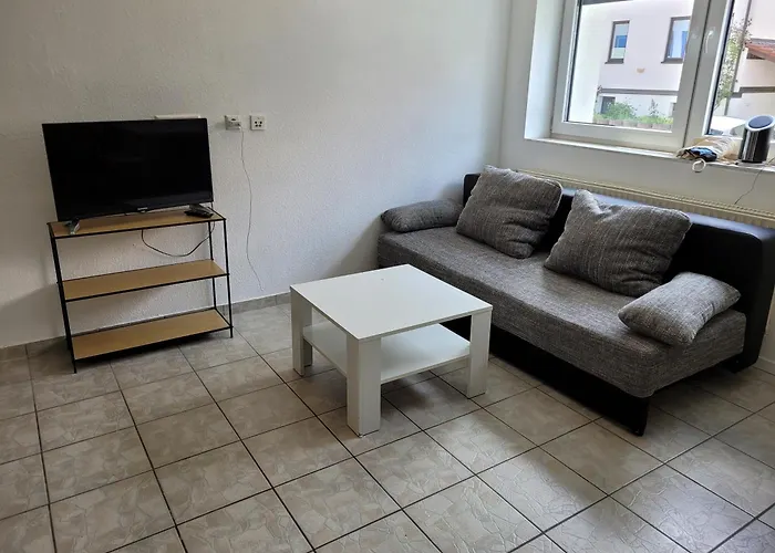 Gemuetliche 2,5 Zimmer Wohnung Ruhige Und Zentrale Lage, Free Parking